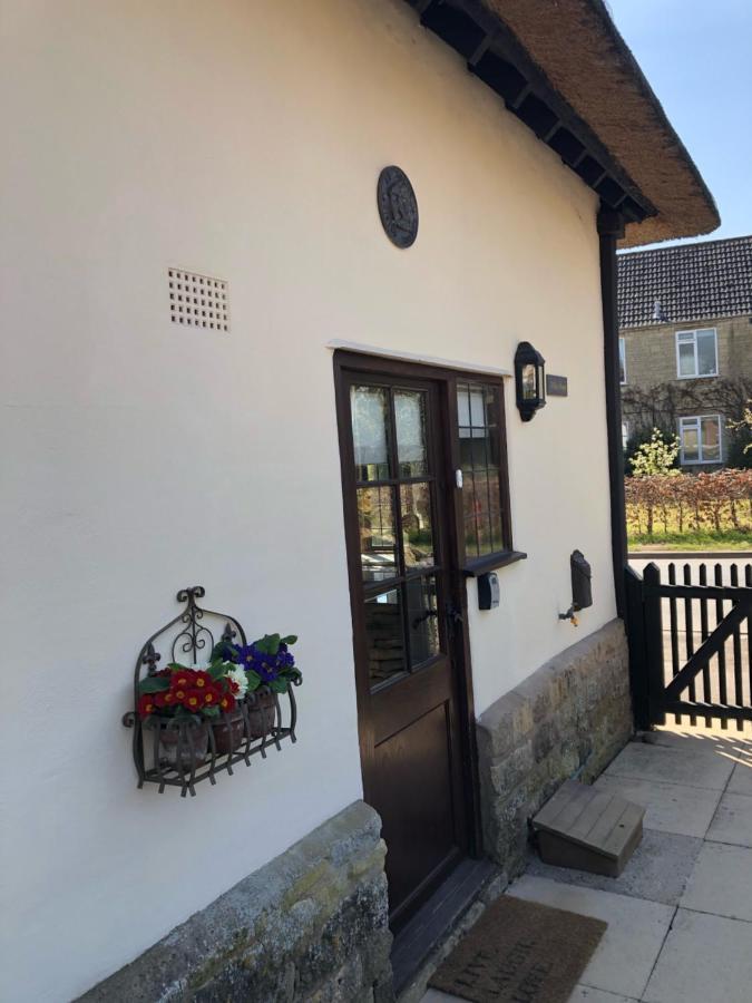 Cotswold Thatched Cottage Mickleton  Exterior photo