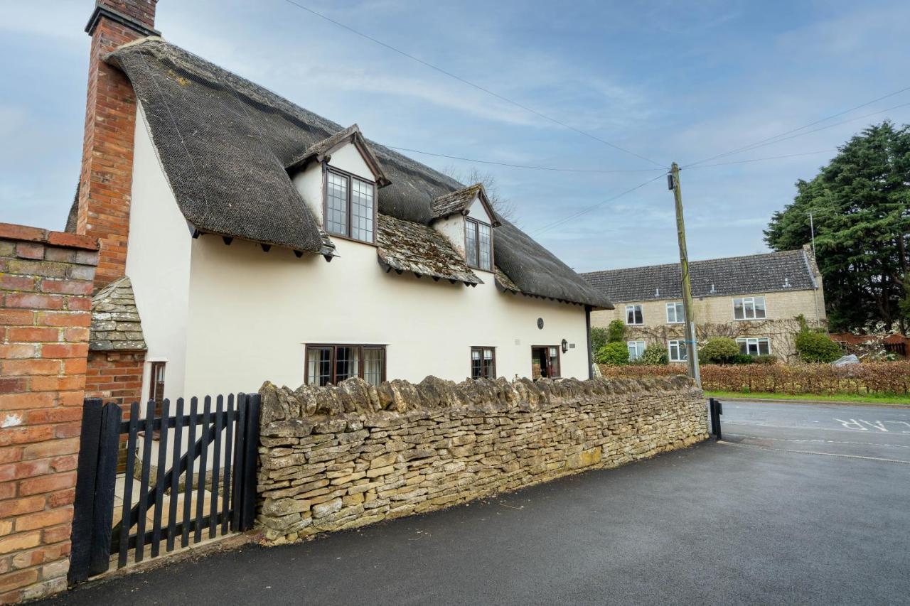 Cotswold Thatched Cottage Mickleton  Exterior photo