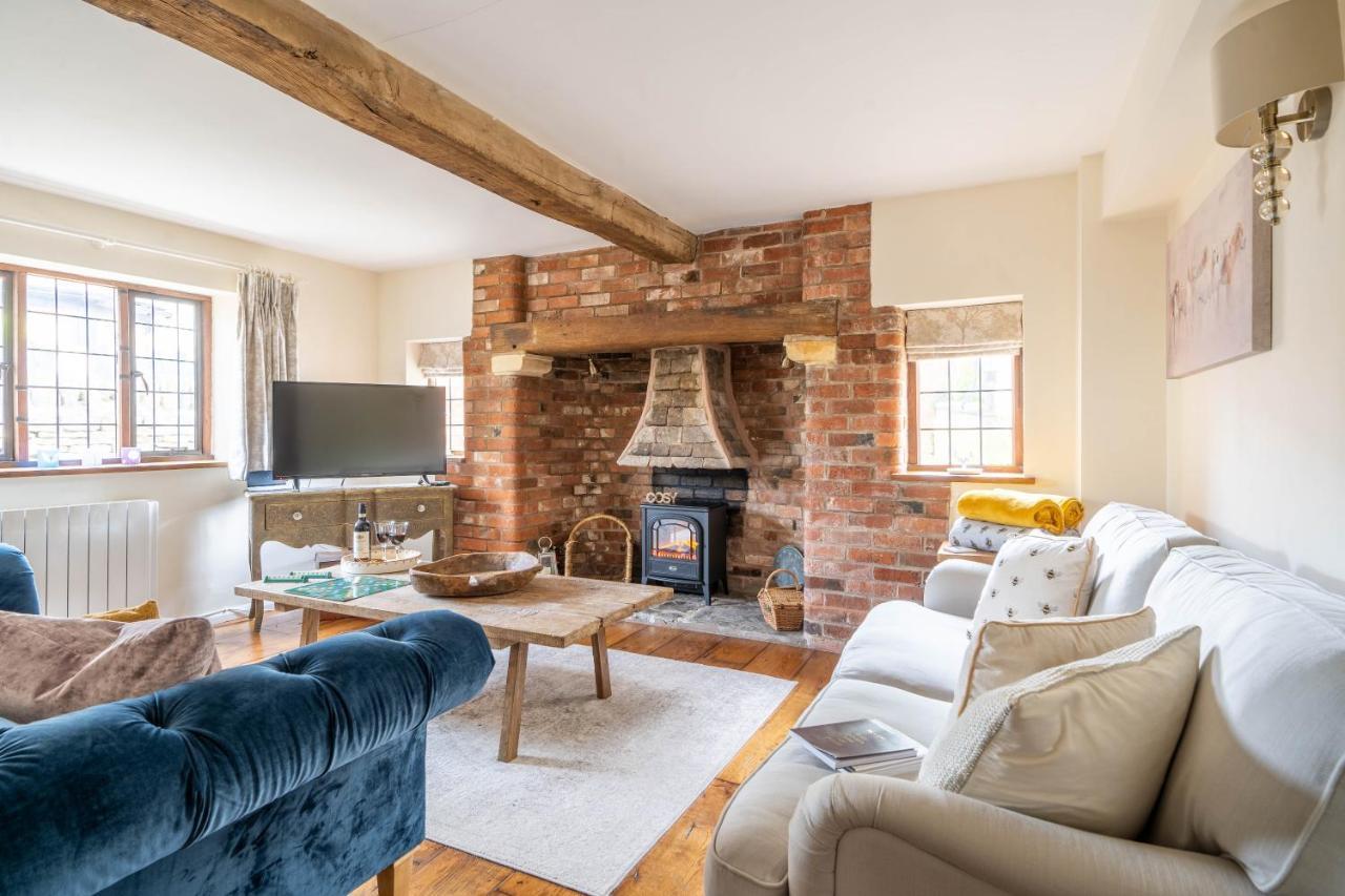 Cotswold Thatched Cottage Mickleton  Exterior photo