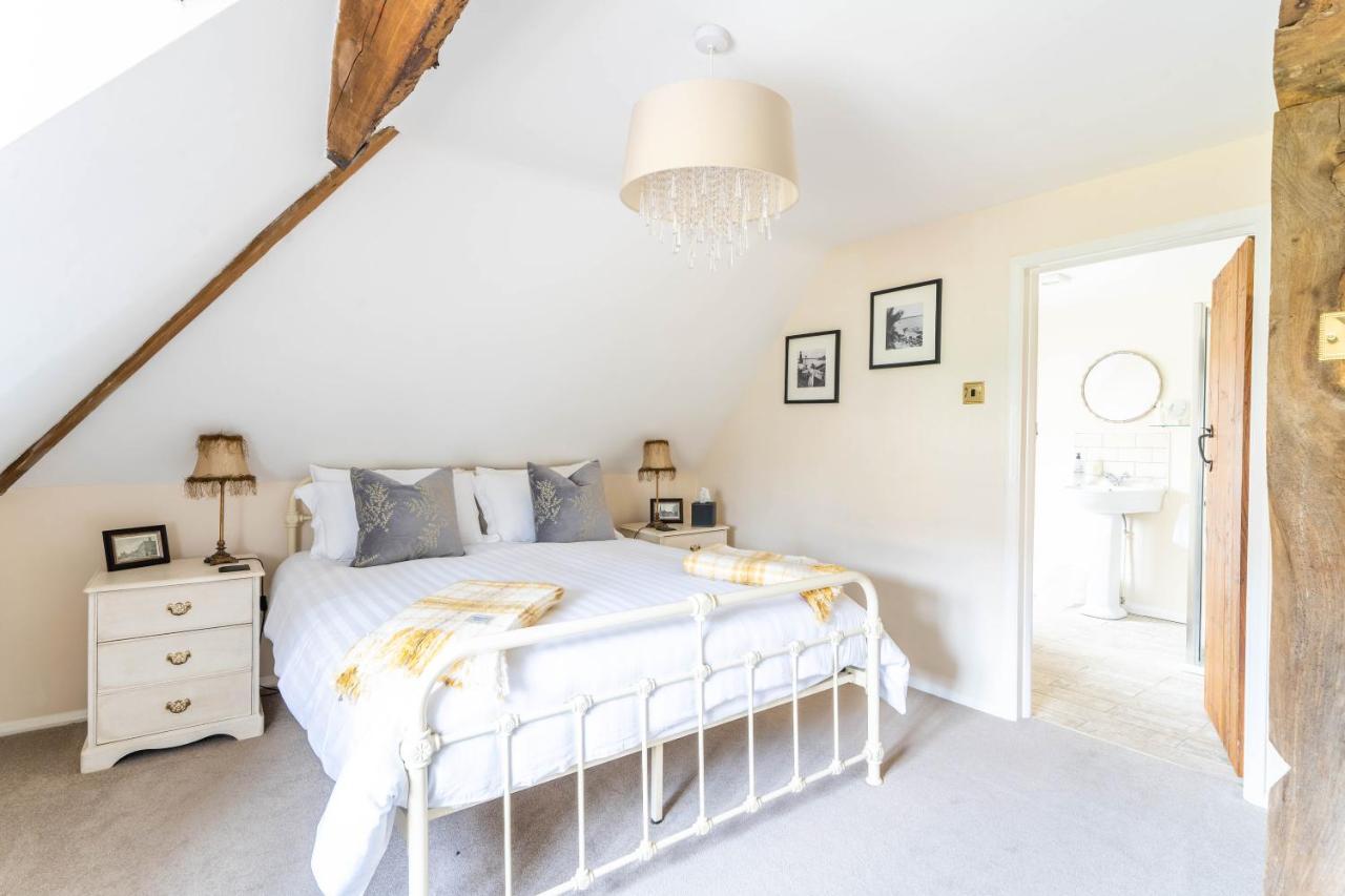 Cotswold Thatched Cottage Mickleton  Exterior photo